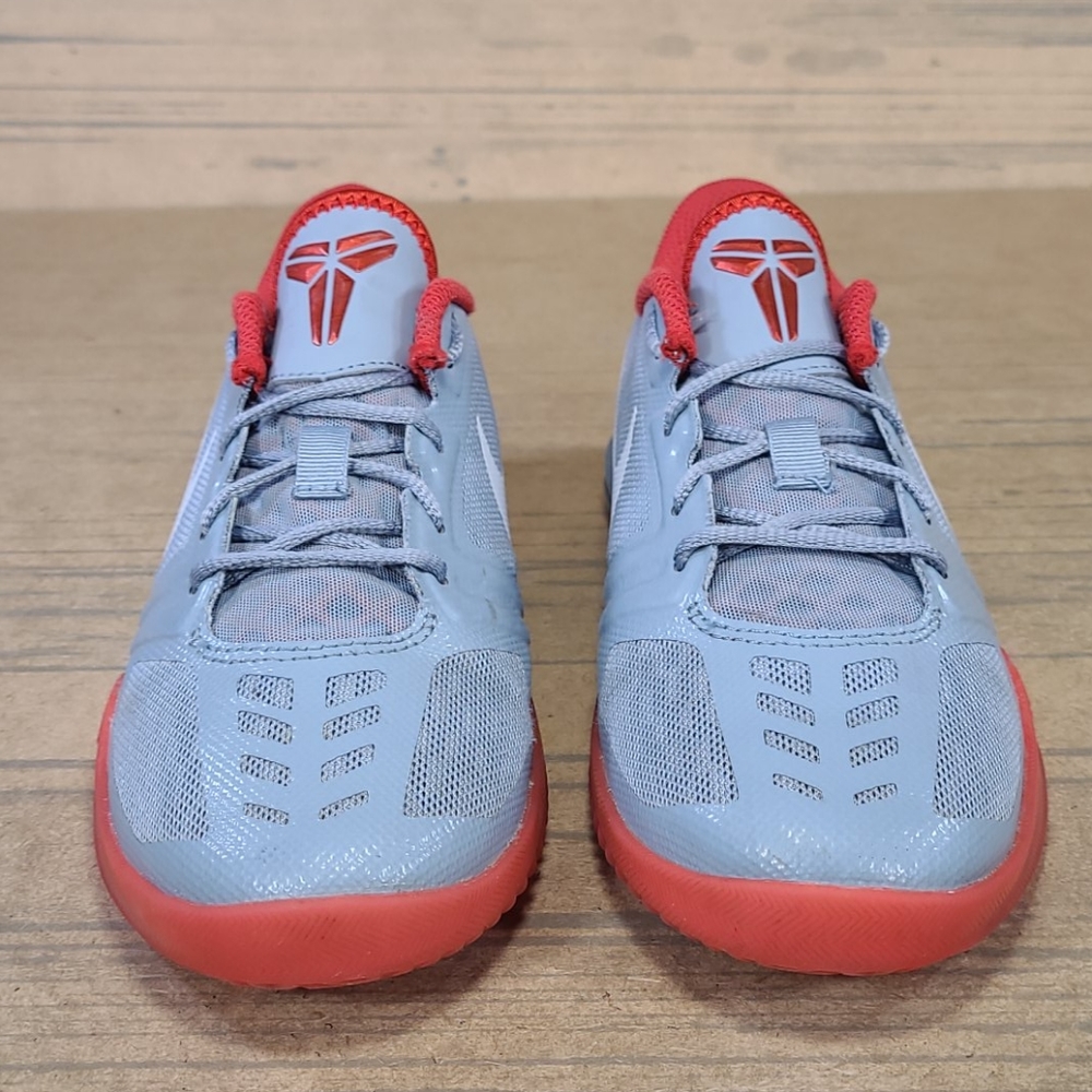 Nike Kobe Bryant Mentality Nemesis Shoes - Picture 3 of 8
